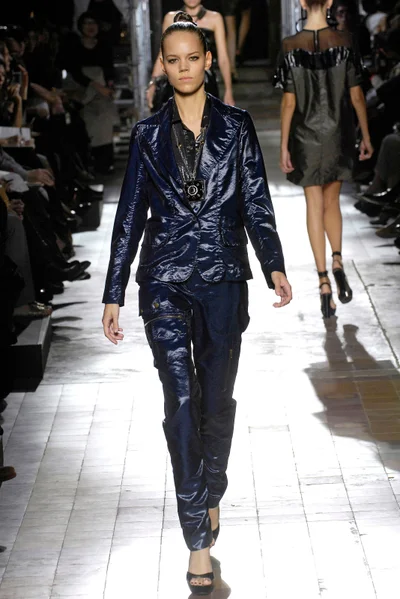Look 30